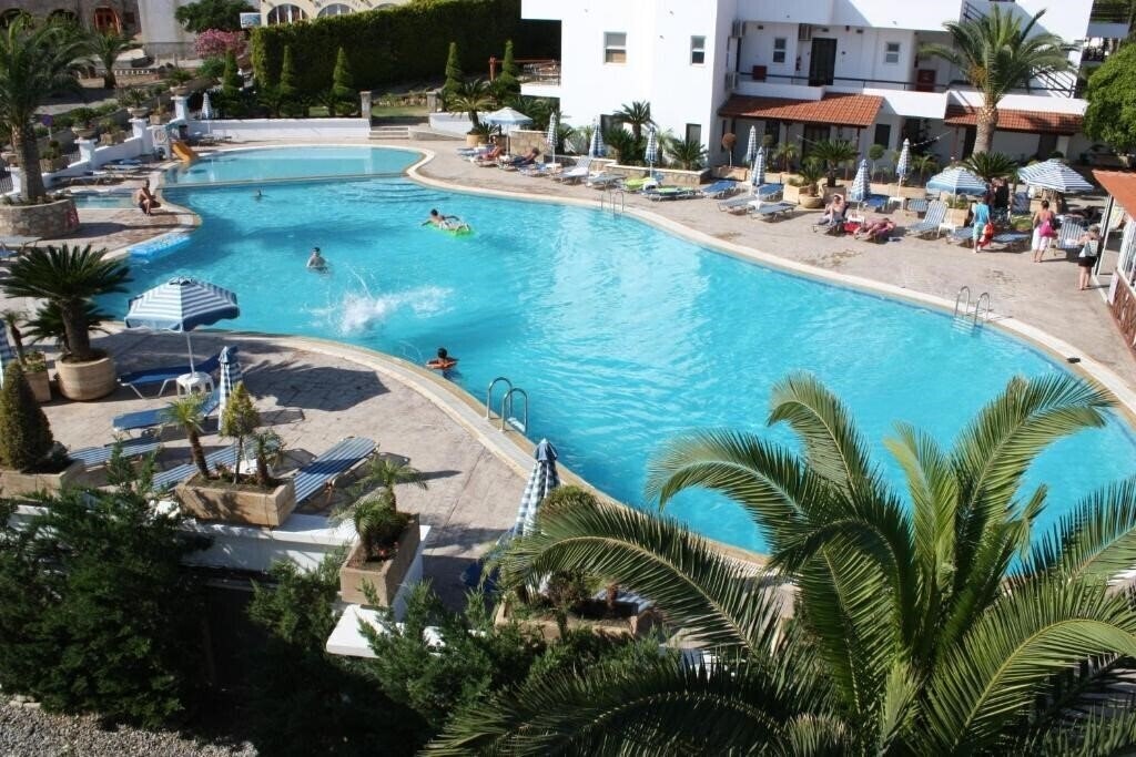 Hotel Coliseum Studios & Apartments 3*
