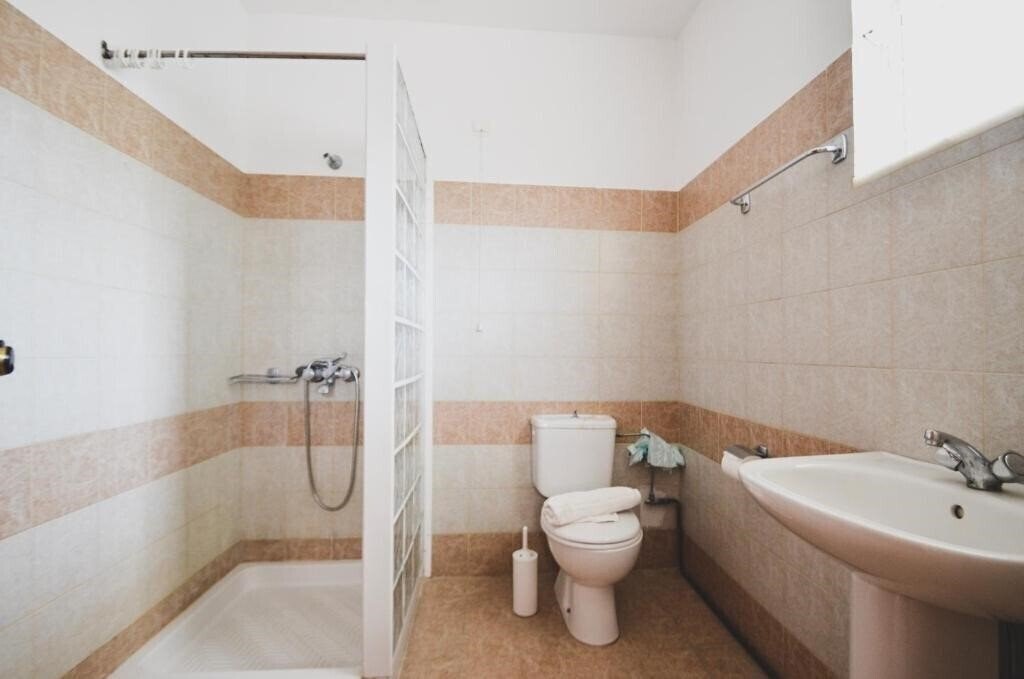 Zdjęcie Coliseum Studios & Apartments 3*