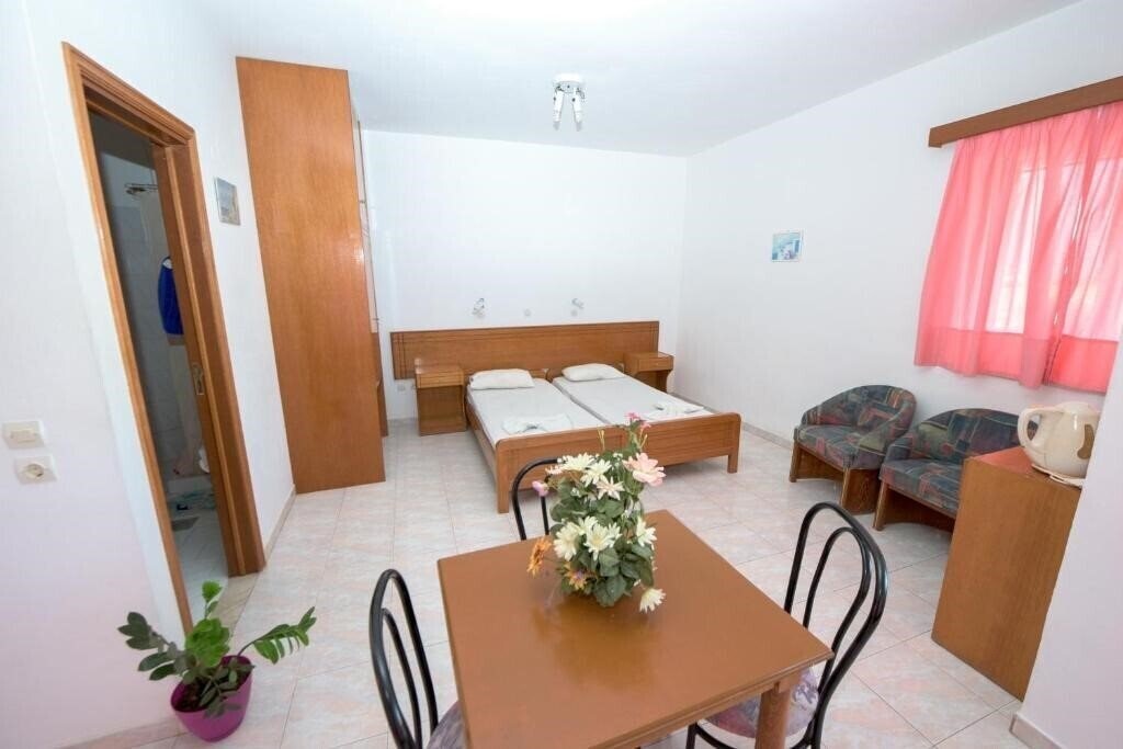 Фотографія Old WindMill Studios 3*