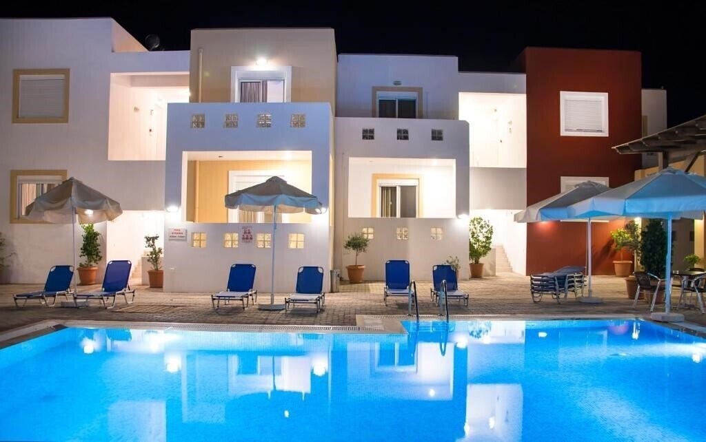 Готель Gennadi Gardens Apartments 3*