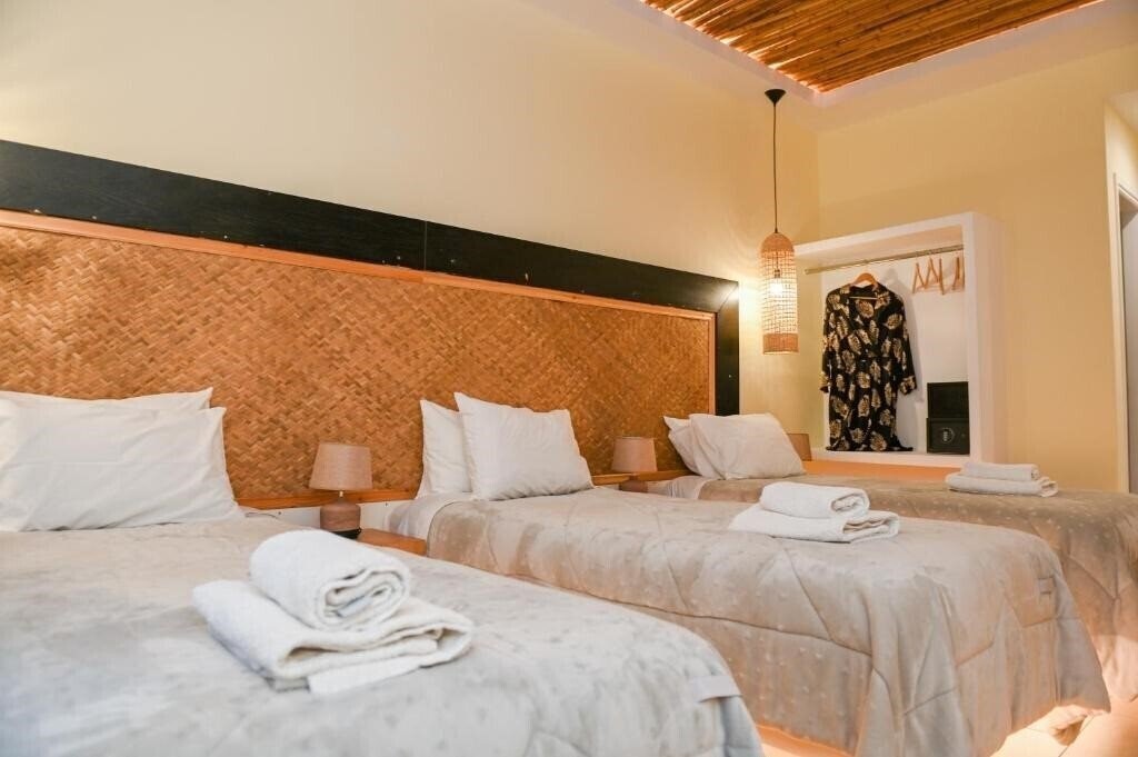 Hotel Georgia Studios And Apartments 2*