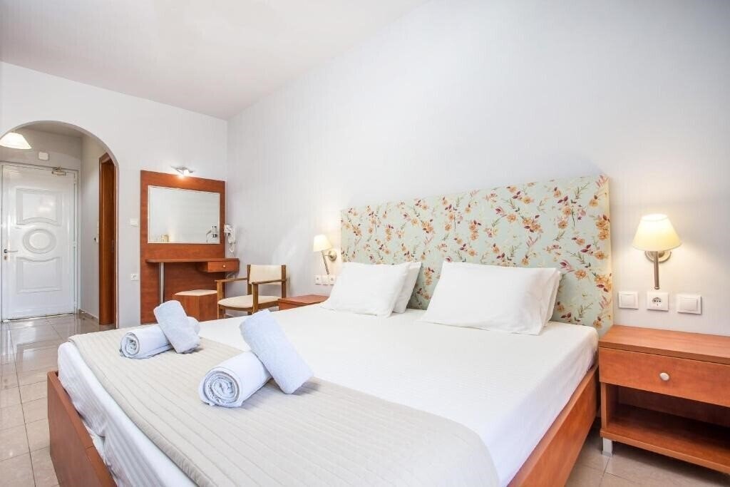 Hotel YIANNA STUDIOS (ex. Yianna Studios Apart) апартаменты