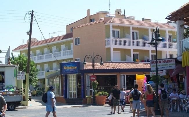 Отель Sophia Apartments 2*