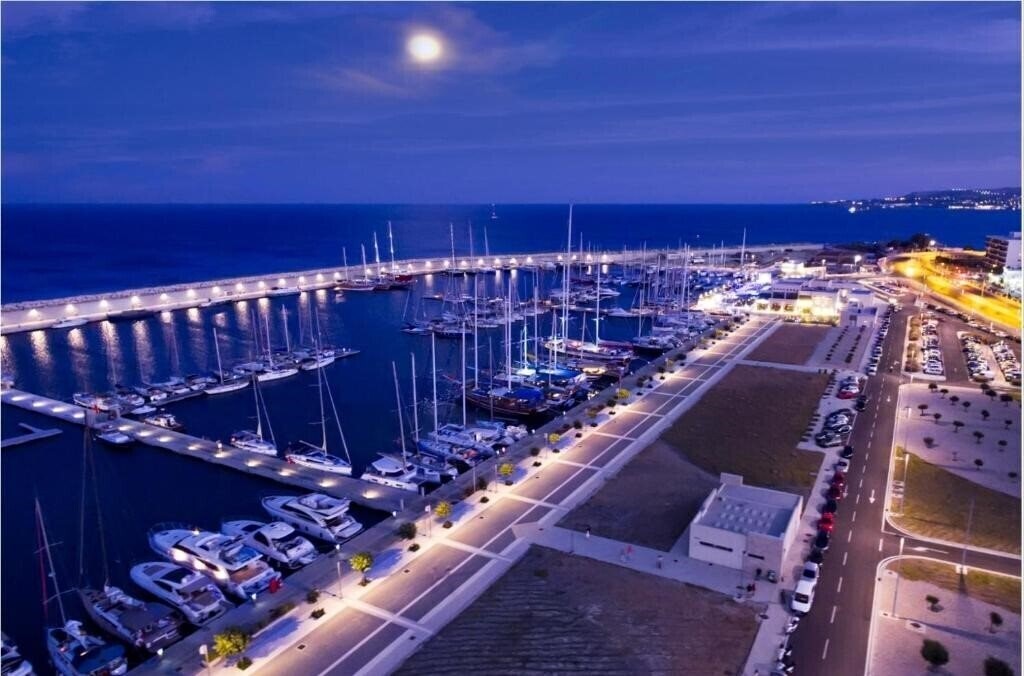 Hotel Comfort Hotel 3*