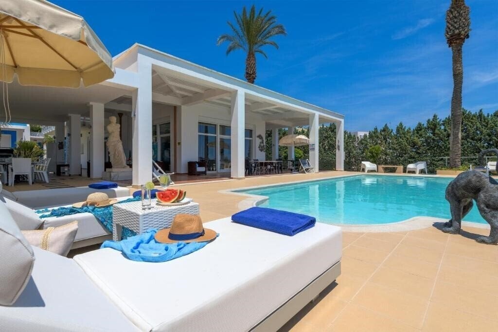 Фото Grande Dame Villa вилла