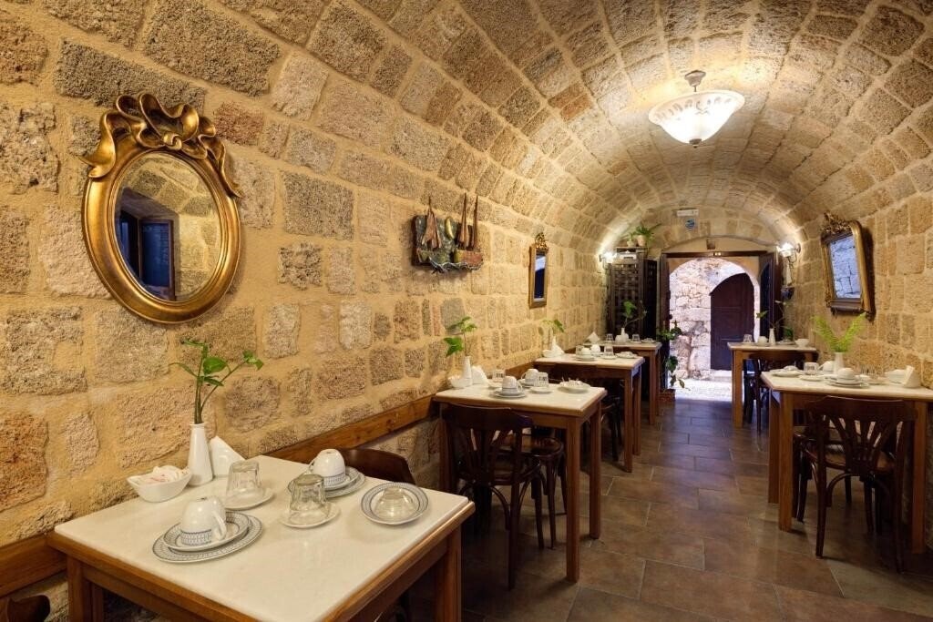 Фотография Camelot Traditional & Classic Hotel 3*