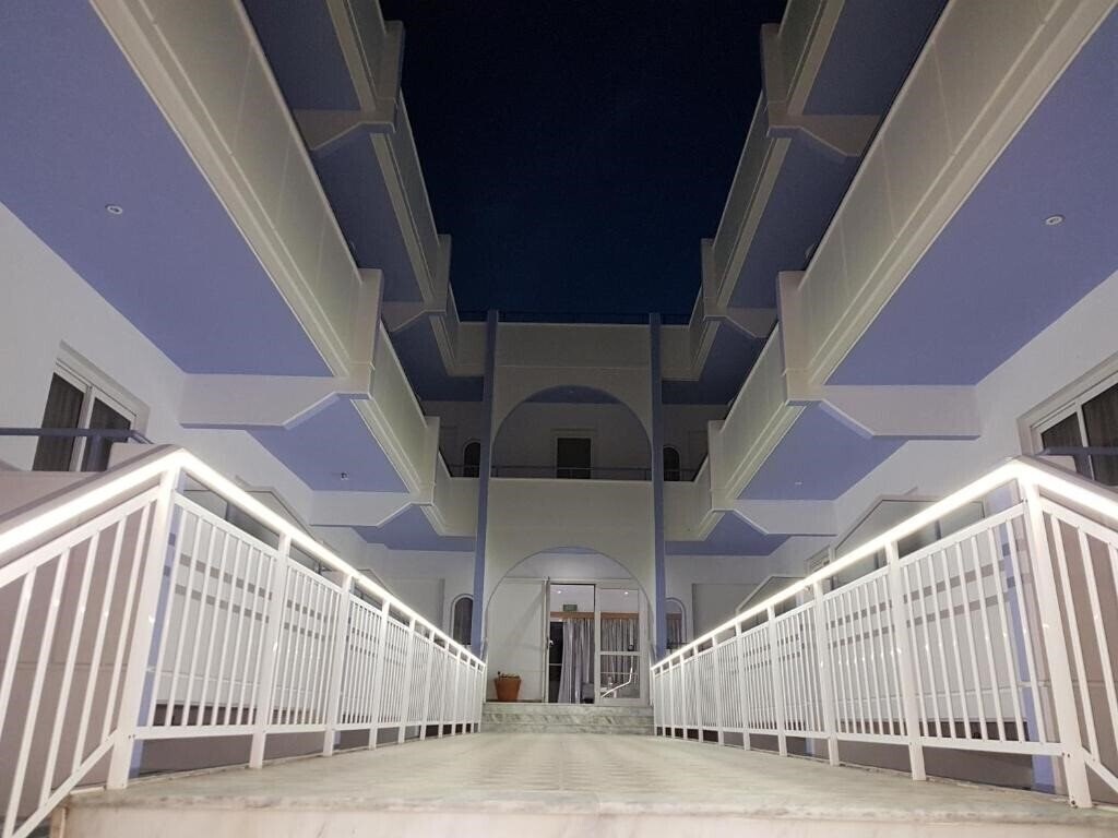 Hotel Pyrgos Hotel Apartments 2*