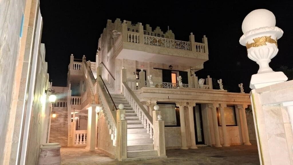 Готель Castellino Studios 3*