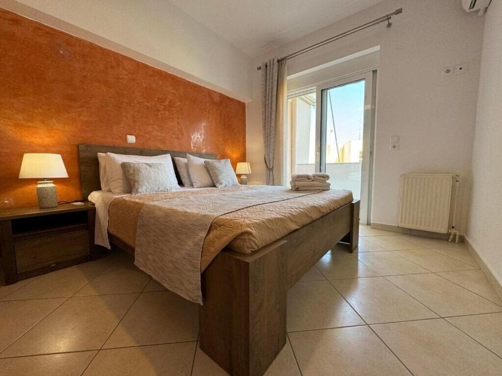 Hotel Chris Apartments 4*
