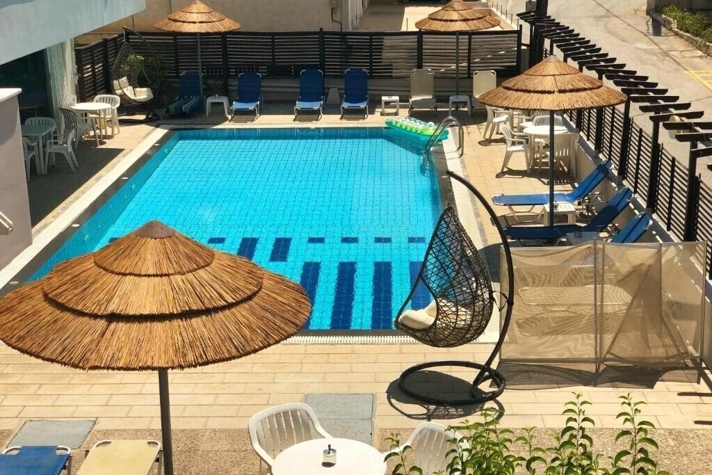 Hotel Caravel Apartment Hotel 3*