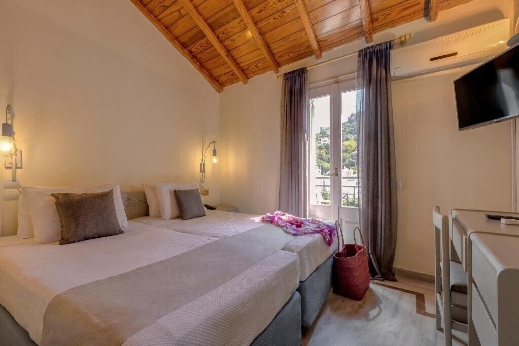 Hotel Samaina Port 3*