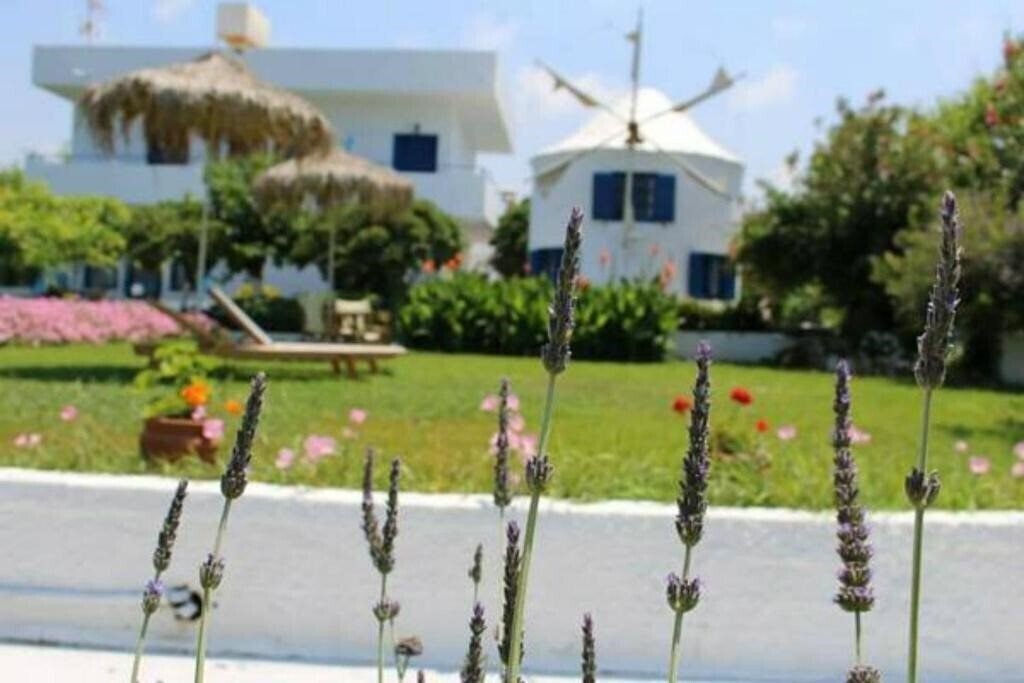 Картинка Anemomilos Suites Fira 2*