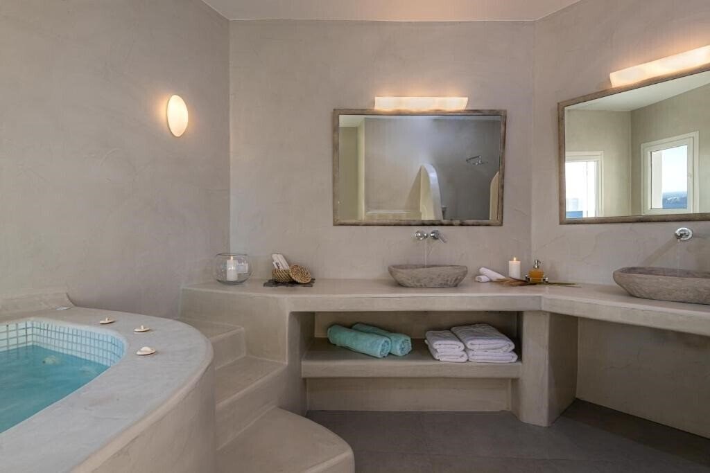 Zdjęcia Adamant Suites 4*