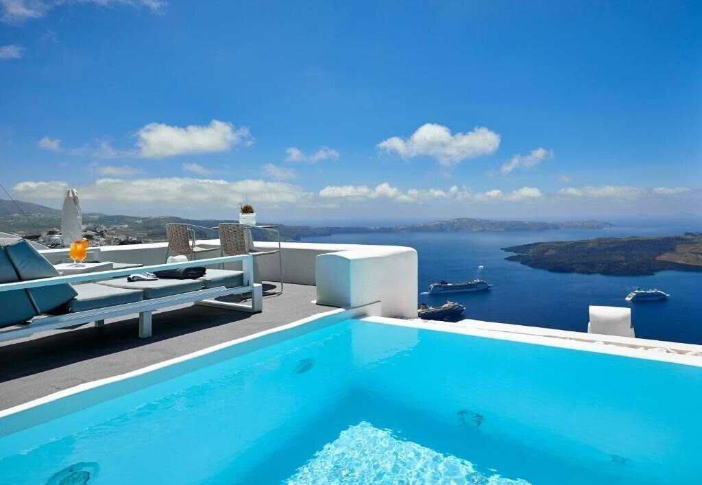 Отель Dreams Luxury Suites 5*
