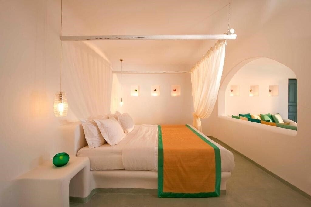 Фото Absolute Bliss Imerovigli Suites 4*