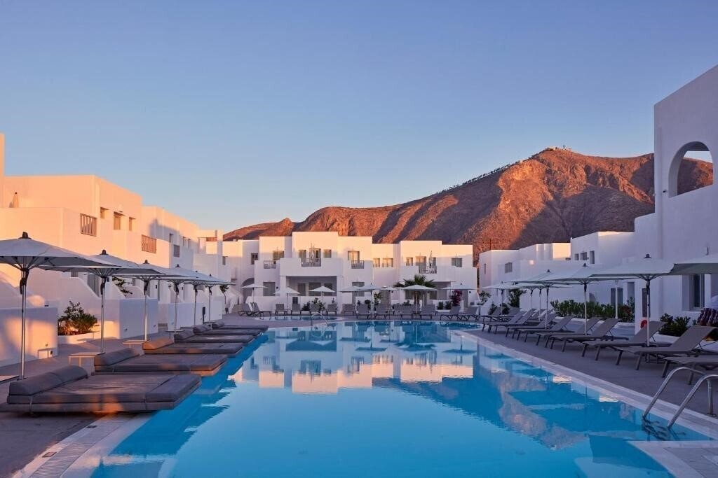 Отель Aqua Blue Hotel Santorini 4*