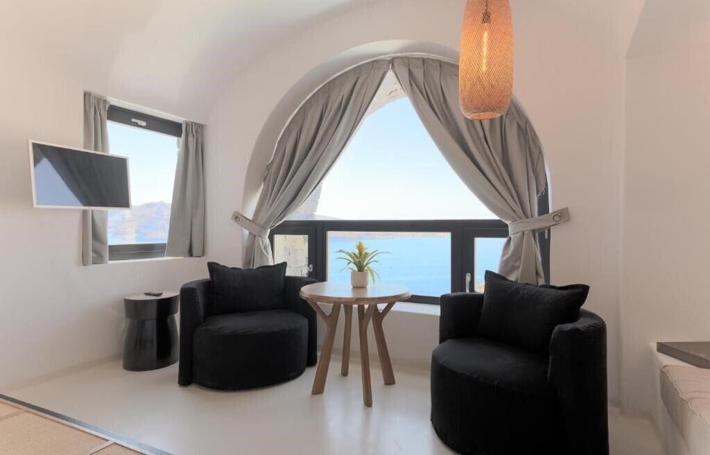 Zdjęcie Charisma Suites 4*