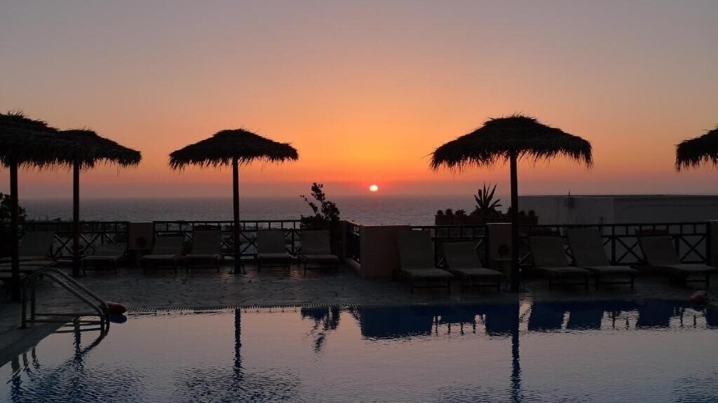 Hotel Aegean View (Kamari) 4*