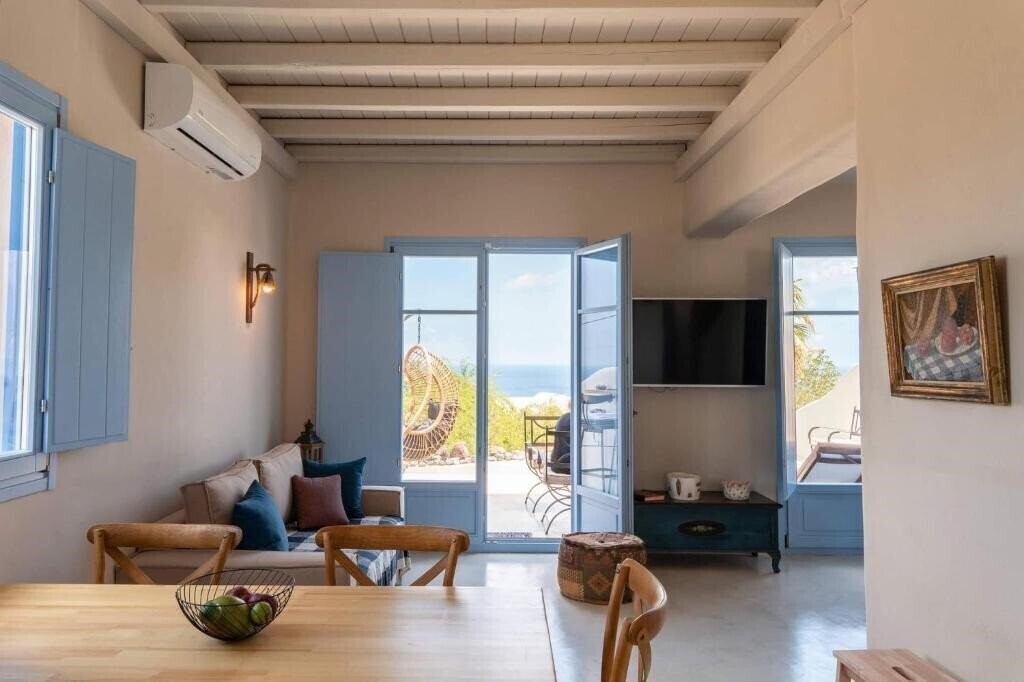 Фотографія Pink Freud Villas Santorini 4*