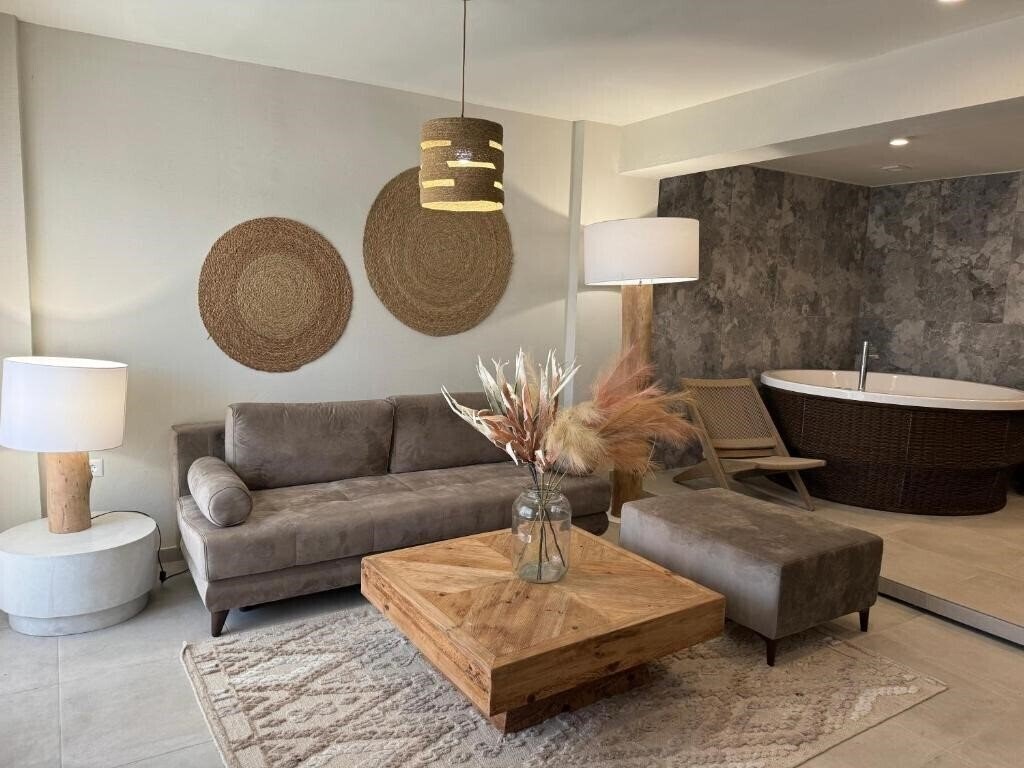 Фотография The Noverian Bios Santorini Hotel 5*