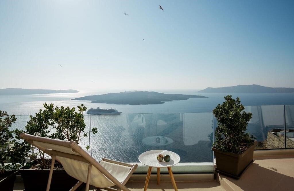 Готель Globe Suites 4*
