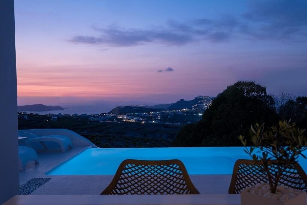 Hotel White Orchid Villa 4*