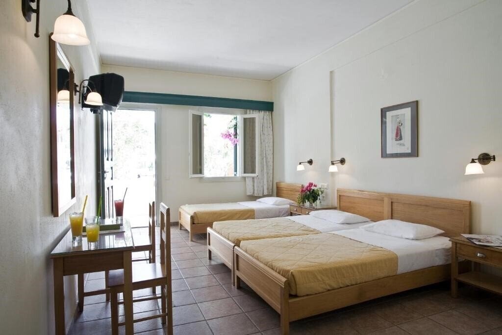 Zdjęcia Rose Bay 4*