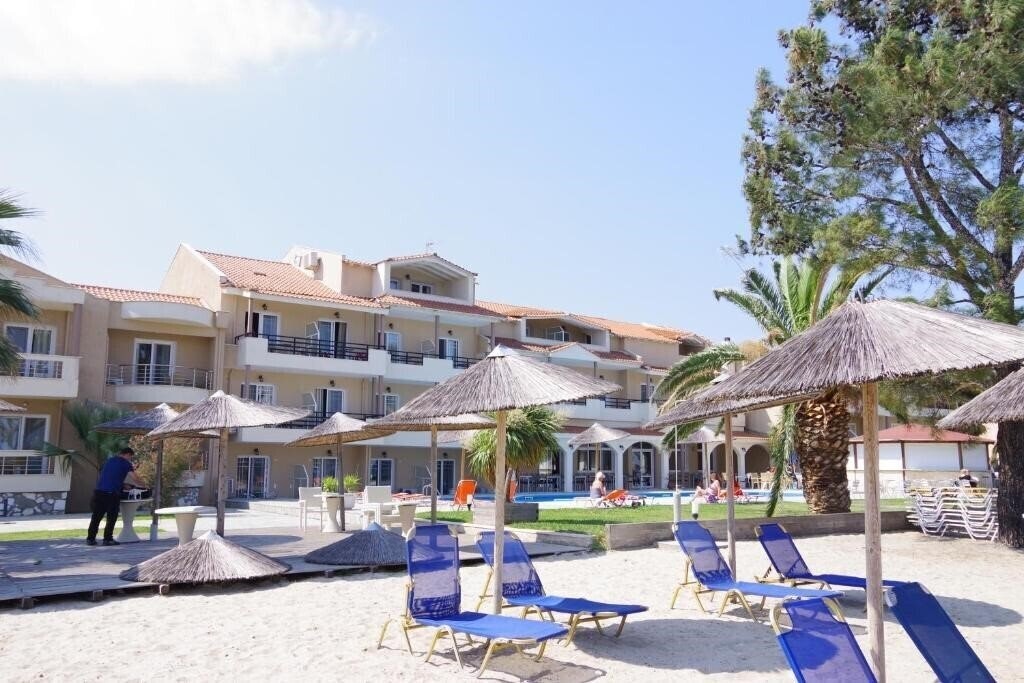 Zdjęcie Rachoni Bay Hotel 3*