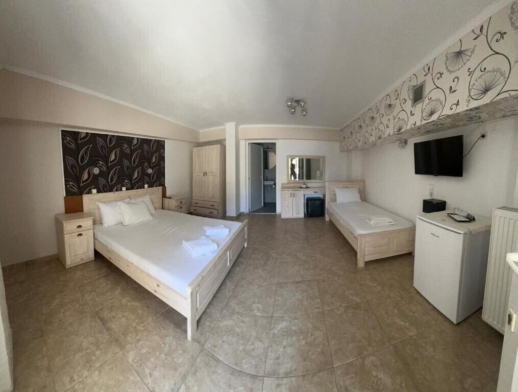 Отель Ellas Hotel 2*