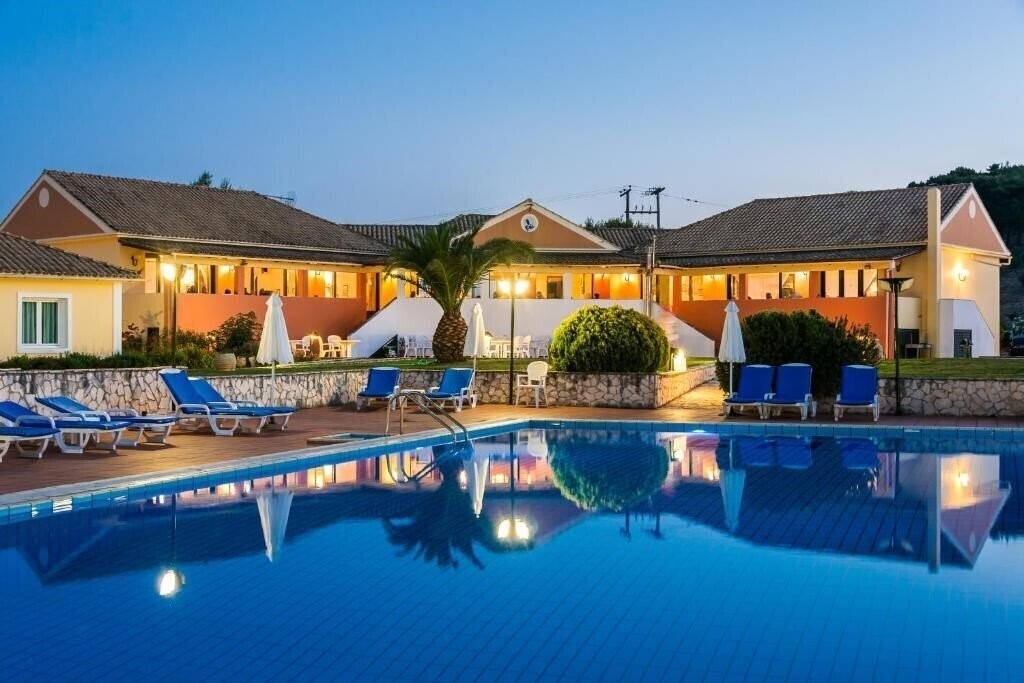 Готель Keri Village By Zante Plaza 4*