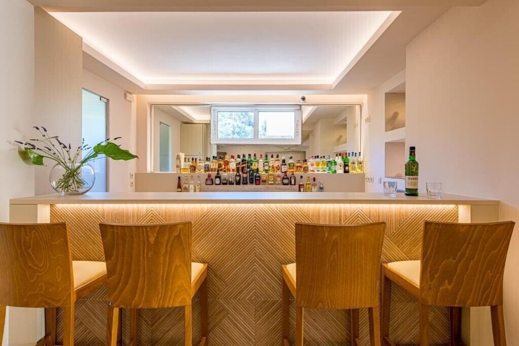 Zdjęcie Varres Hotel 3*