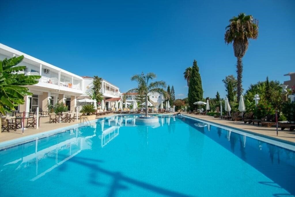 Zdjęcia Ikaros Hotel 2*