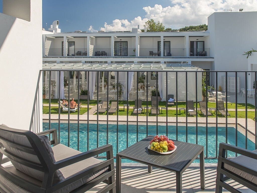 Готель Aqua Bay Suites 5*