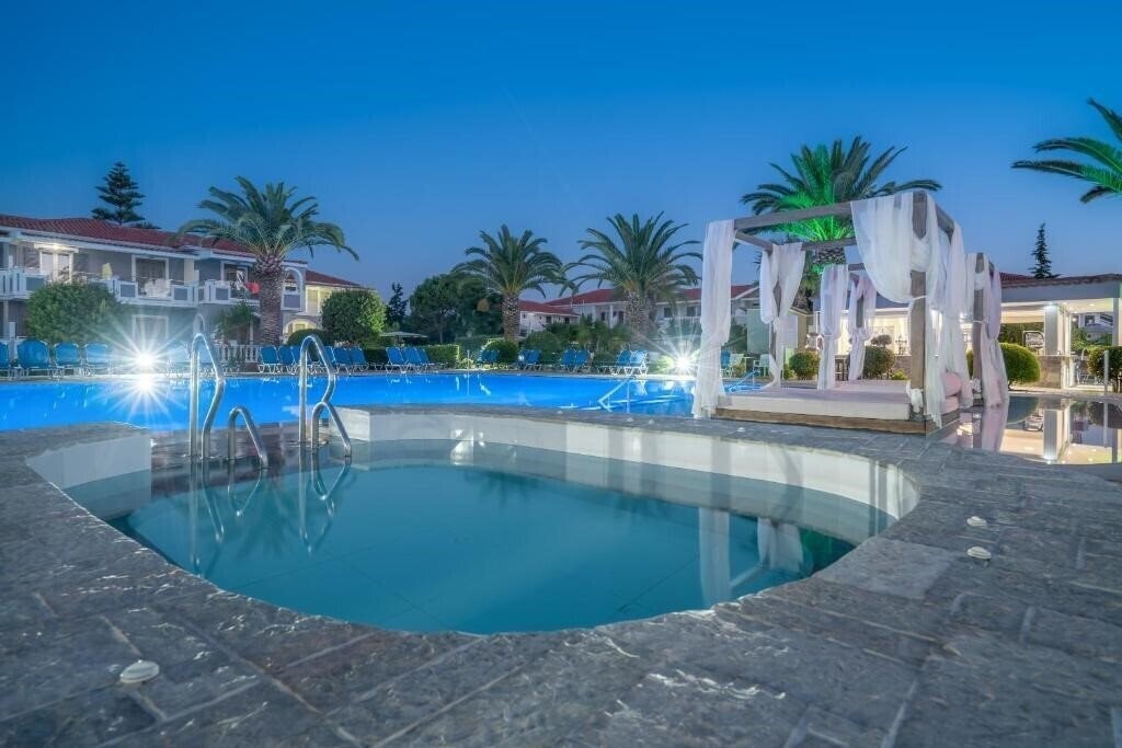 Фотографія Golden Sun Hotel 4*