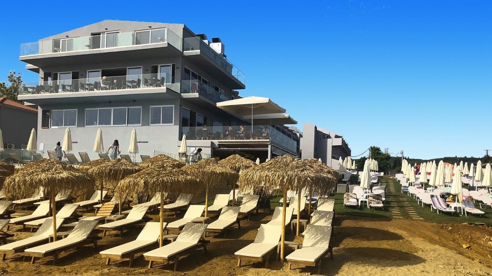 Отель Golden Coast Resort 4*