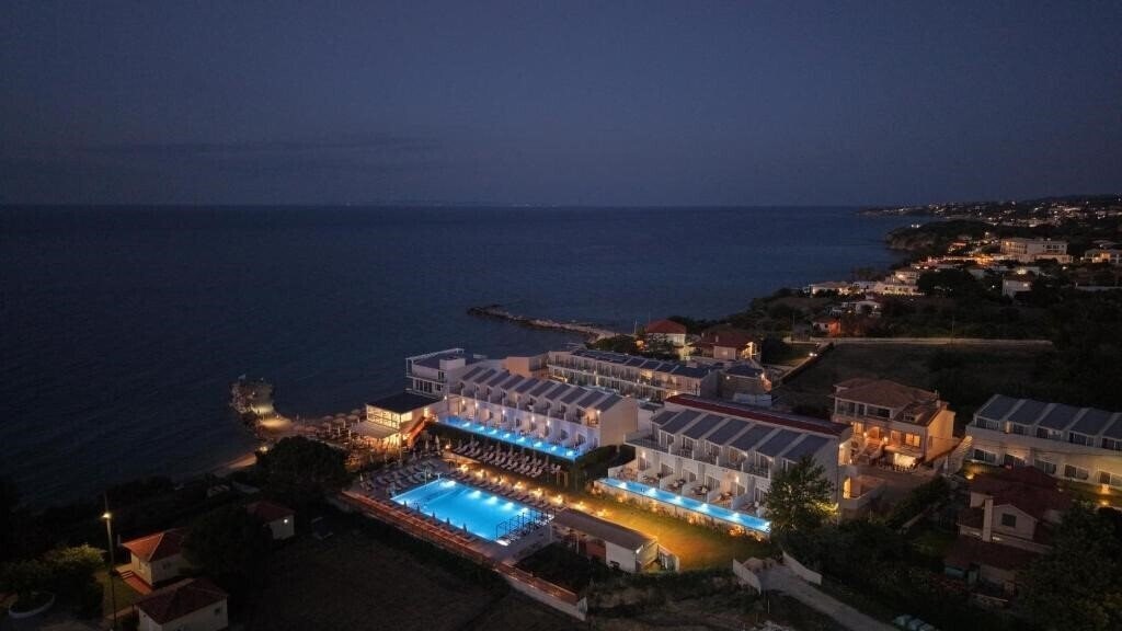 Зображення Golden Coast Resort 4*