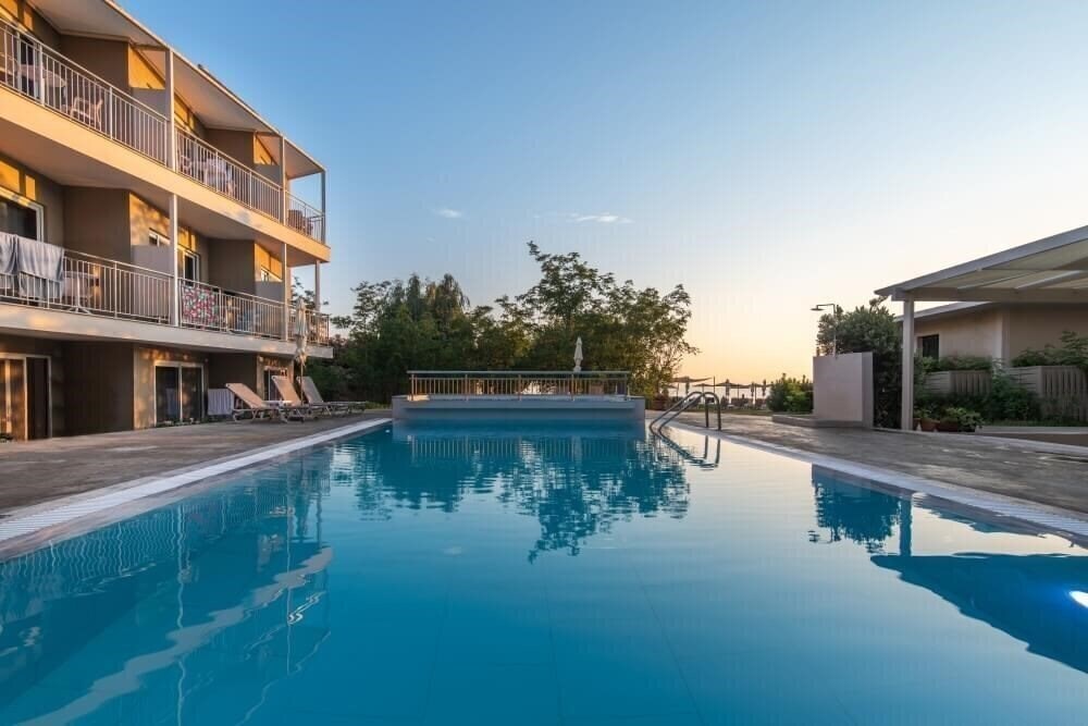 Готель Locanda Beach Hotel 4*