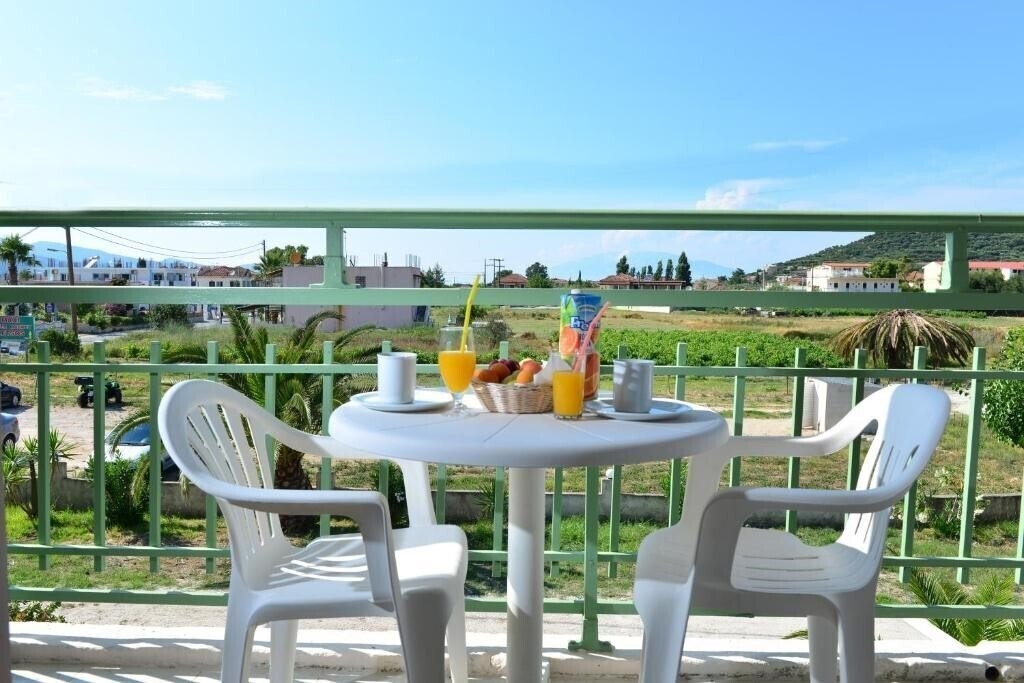 Zdjęcie Dennis Studios 1*