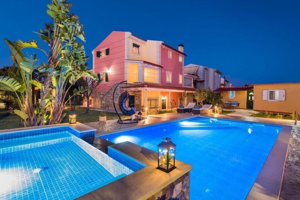 Готель Garden Star Villa 4*