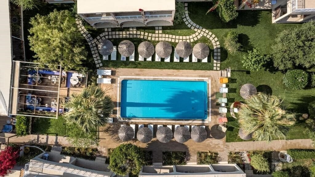 Hotel Aeolos Boutique Hotel & Suites 3*