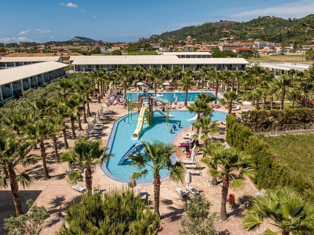 Hotel Caretta Island 4*