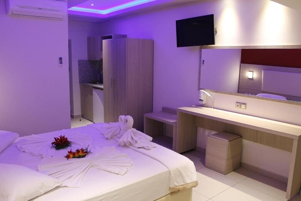 Zdjęcia La Caretta Restaurant & Hotel 4*