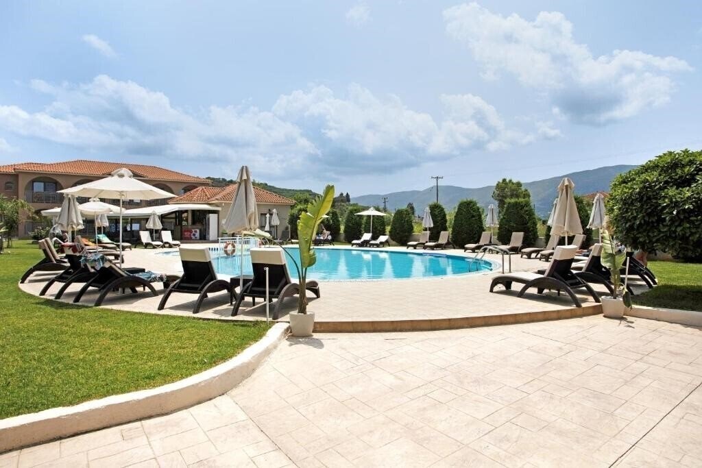 Hotel Eleni'S Garden 3*