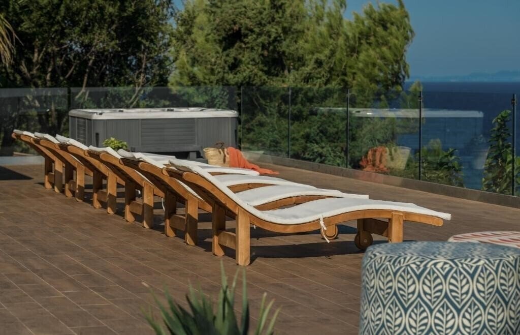 Hotel Erietta Luxury Apartments 4*