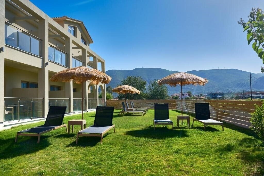 Зображення Grapevines Hotel Alikanas 3*