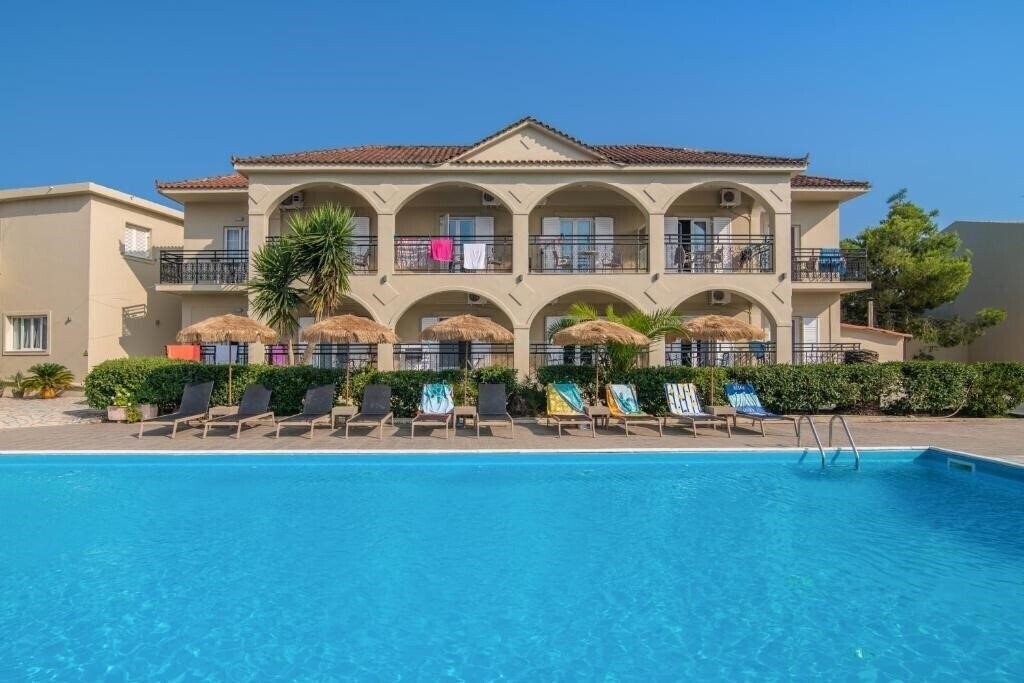 Картинка Grapevines Hotel Alikanas 3*