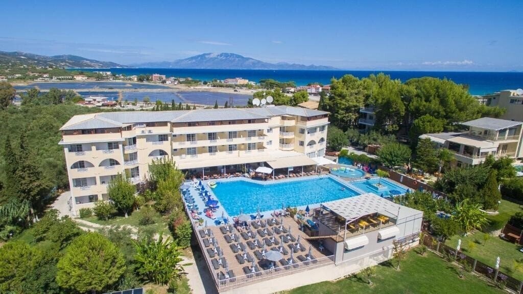 Картинка Koukounaria Aparthotel & Villa 4*