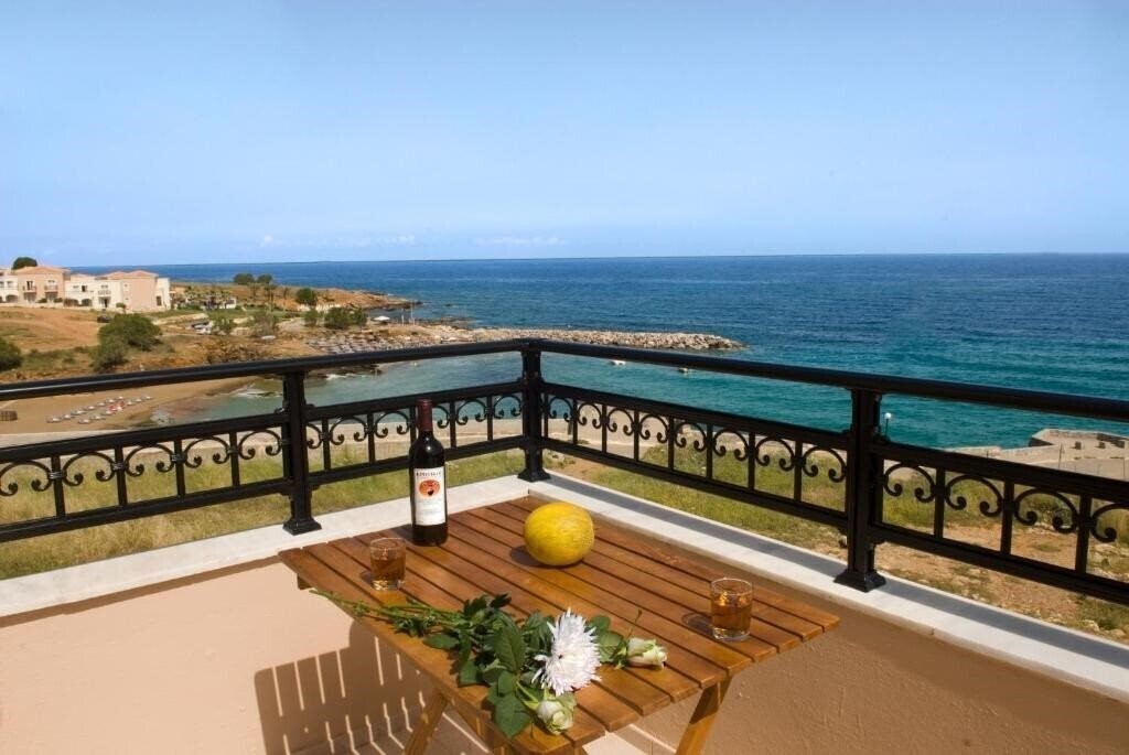 Hotel Christina Apartments 3*