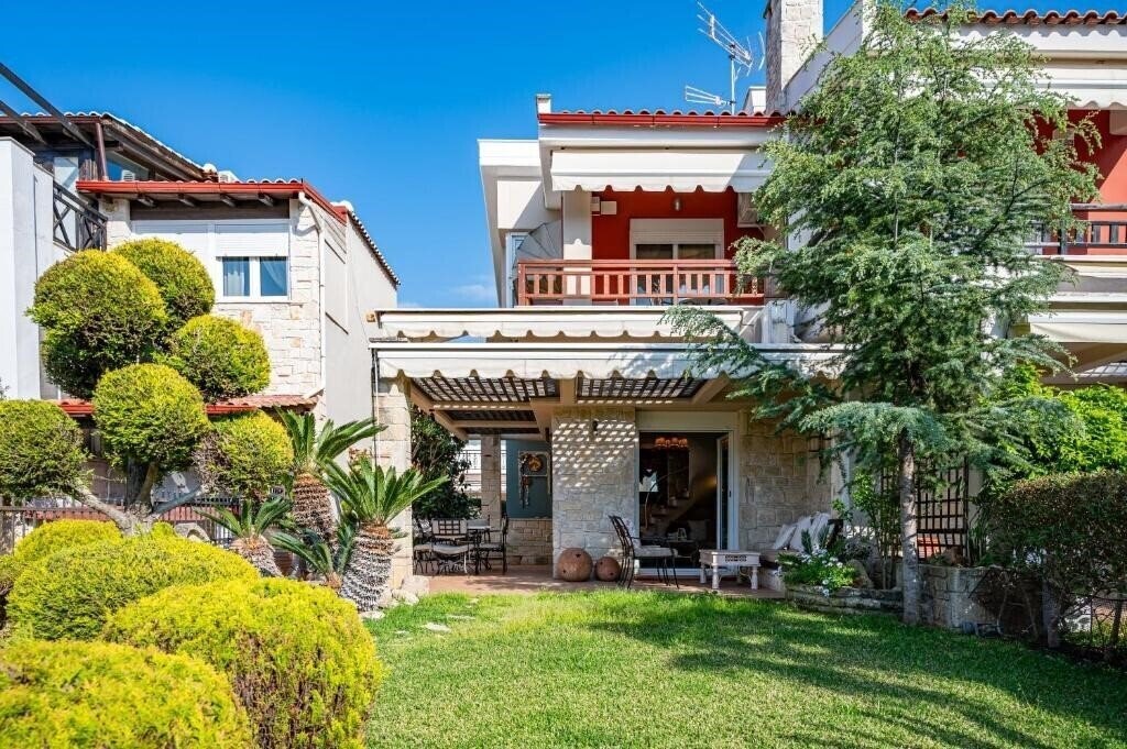 Отель Emily’s Luxury Suites (ex. Emilys Luxury Suites) 4*