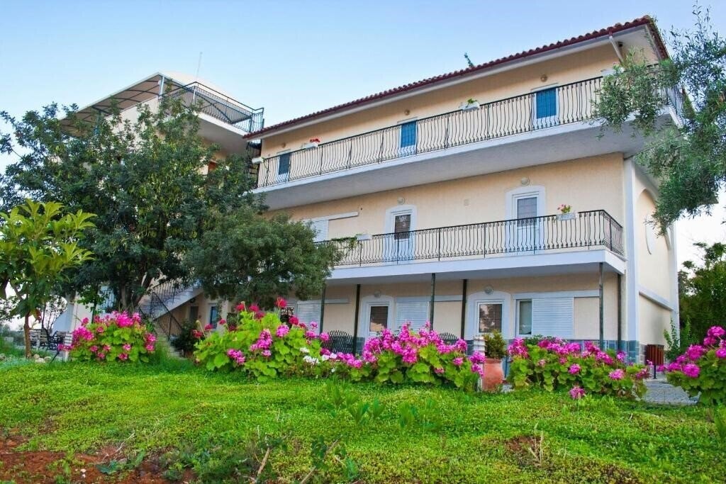 Hotel Alonia Studios & Maisonettes 3*